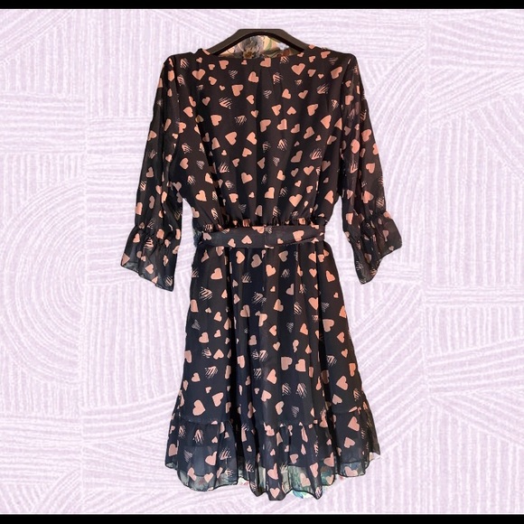 V Neck Heart Dress ♥️ - Picture 5 of 5